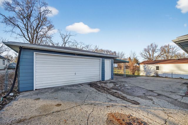 4128 E 27th Street, Des Moines, IA 50317