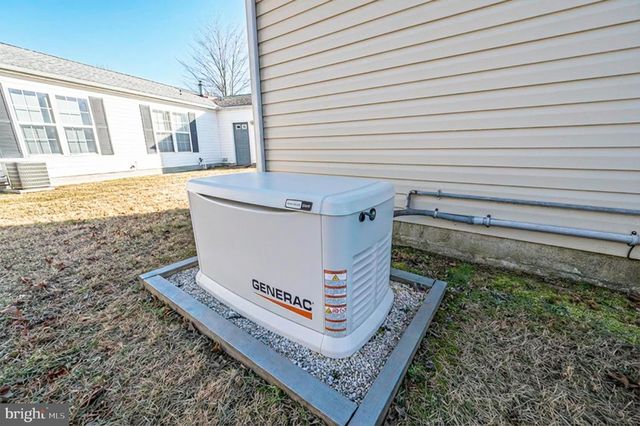 74 KNOLLWOOD DR, Mays Landing, NJ 08330