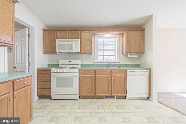 74 KNOLLWOOD DR, Mays Landing, NJ 08330