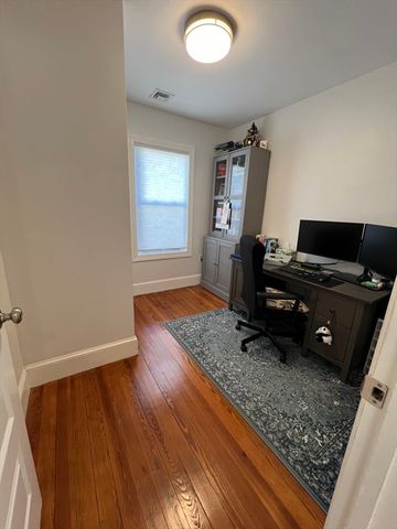 474 Albemarle Rd 2, Newton, MA 02460