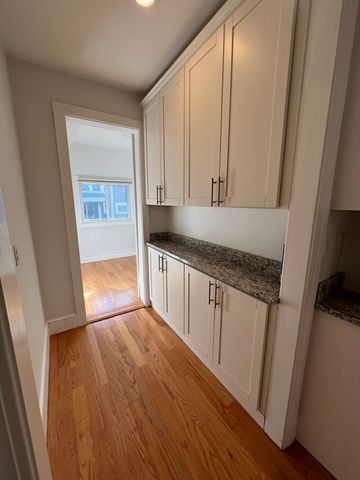 474 Albemarle Rd 2, Newton, MA 02460