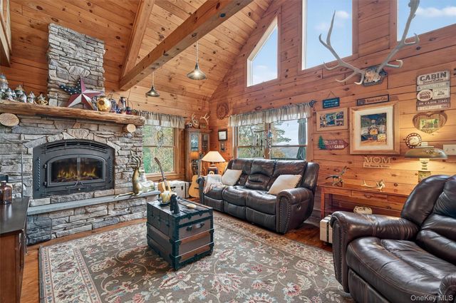 129 Hallock Road, Barryville, NY 12719
