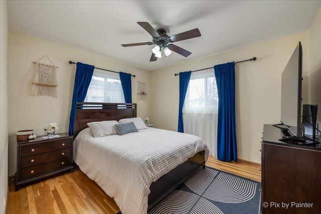 458 N 5th Avenue, Des Plaines, IL 60016