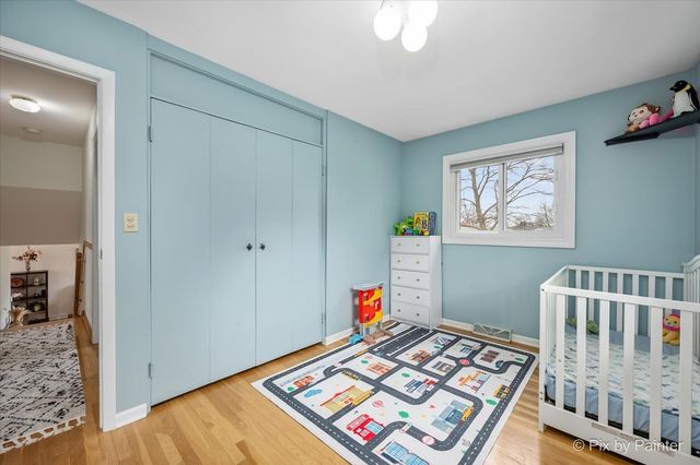 458 N 5th Avenue, Des Plaines, IL 60016