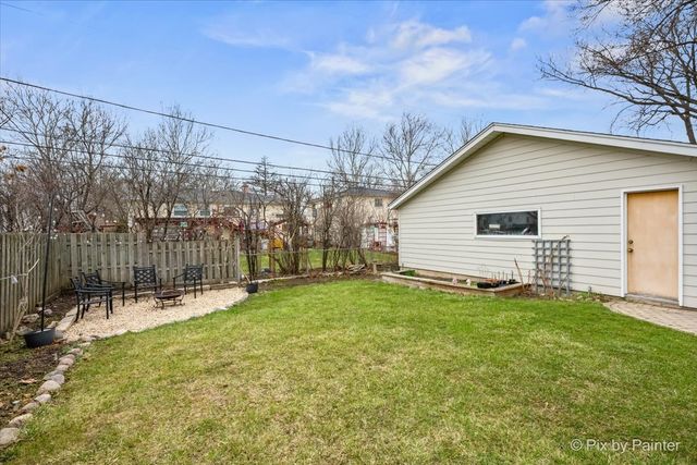458 N 5th Avenue, Des Plaines, IL 60016