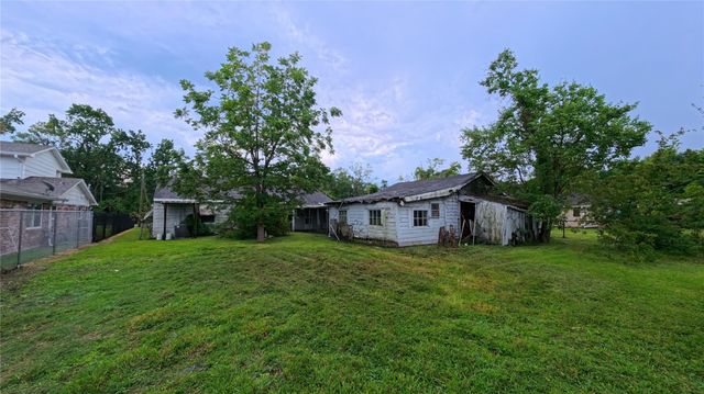 12925 Harvey Lane, Houston, TX 77013