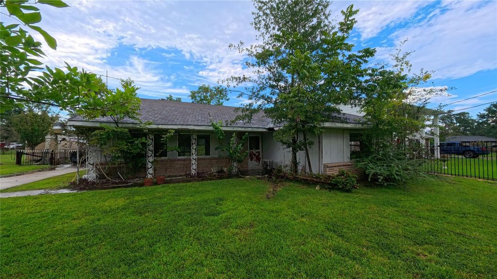 12925 Harvey Lane, Houston, TX 77013