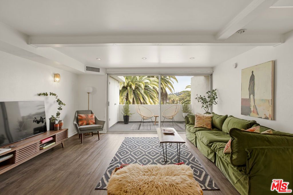 1701 Clinton Street 325, Los Angeles, CA 90026