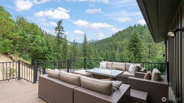 8816 Derby Canyon Road, Peshastin, WA 98847