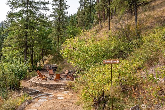 8816 Derby Canyon Road, Peshastin, WA 98847