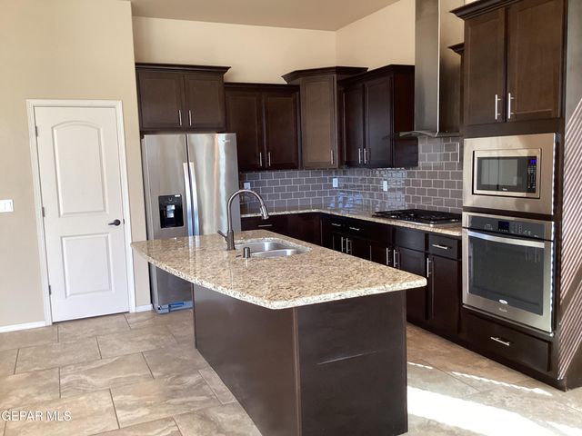 5511 GROVE Drive, Sunland Park, NM 88063