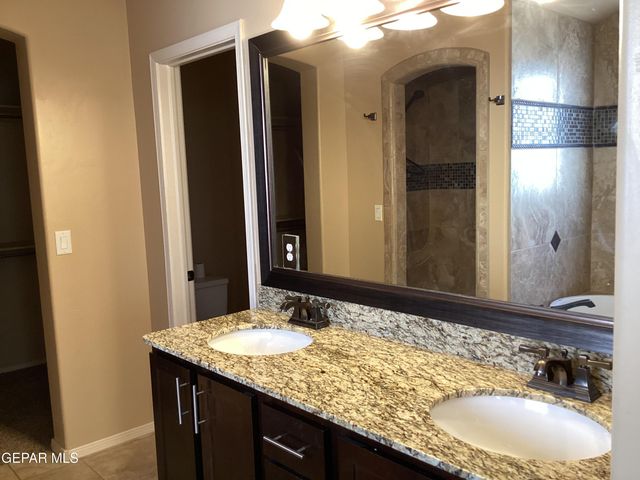 5511 GROVE Drive, Sunland Park, NM 88063