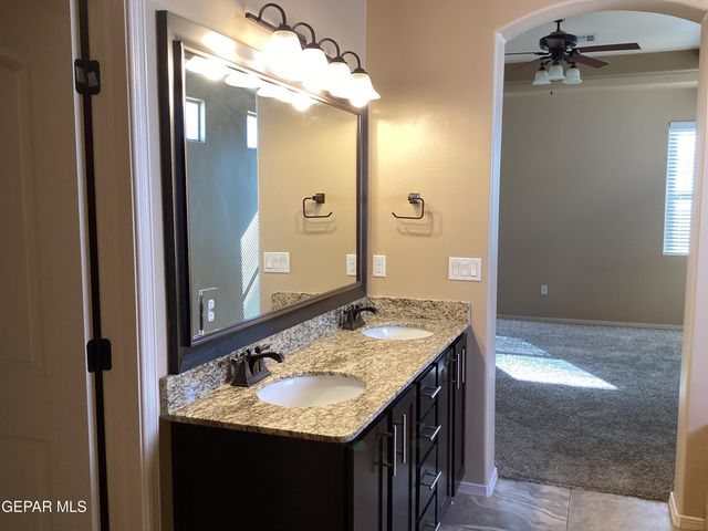 5511 GROVE Drive, Sunland Park, NM 88063