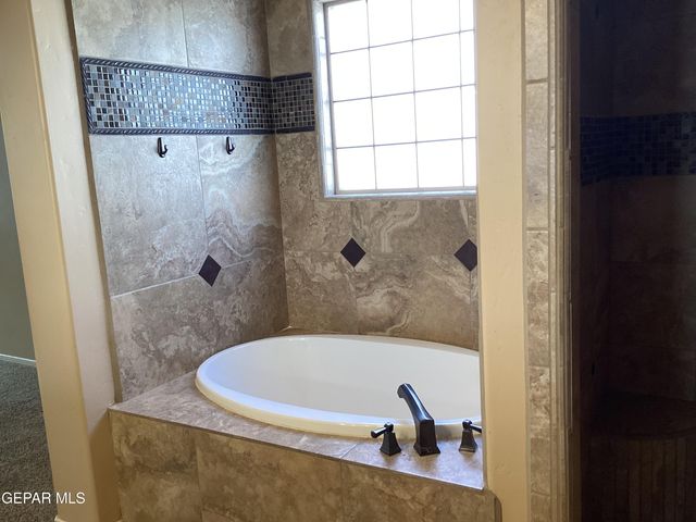 5511 GROVE Drive, Sunland Park, NM 88063