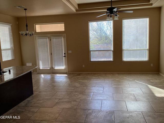 5511 GROVE Drive, Sunland Park, NM 88063