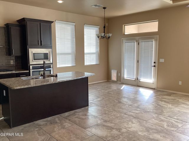 5511 GROVE Drive, Sunland Park, NM 88063