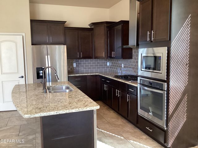 5511 GROVE Drive, Sunland Park, NM 88063