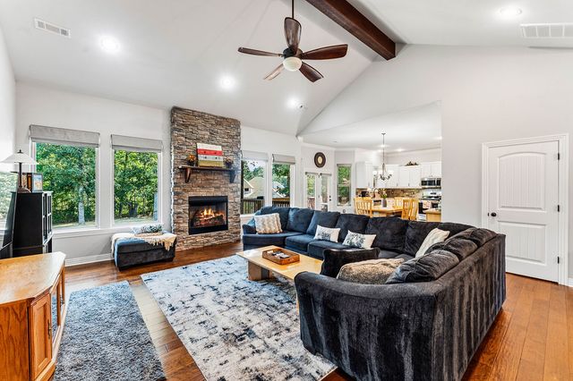 79 Ingleborough Drive, Bella Vista, AR 72715