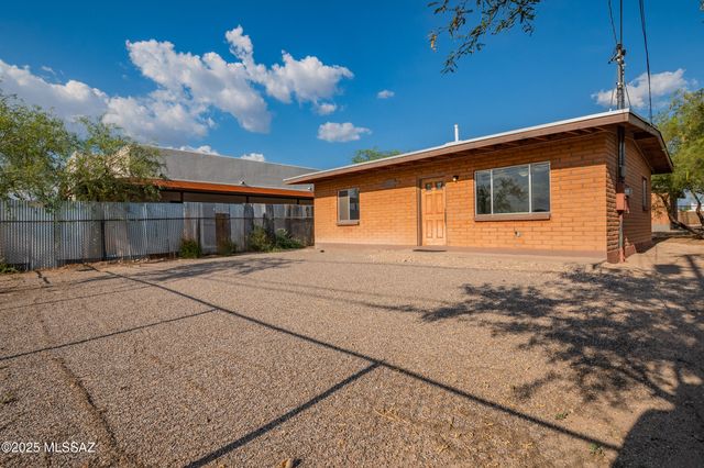 1136 S 7th Avenue, Tucson, AZ 85701