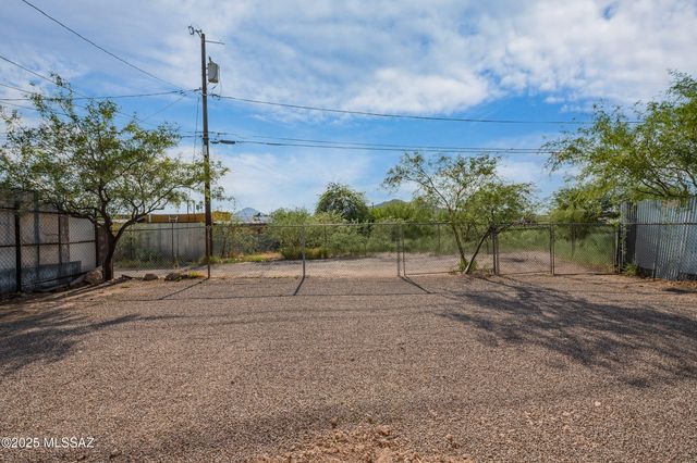 1136 S 7th Avenue, Tucson, AZ 85701