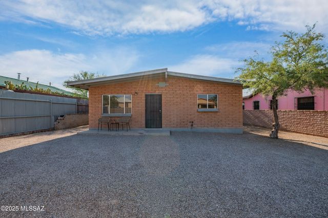 1136 S 7th Avenue, Tucson, AZ 85701