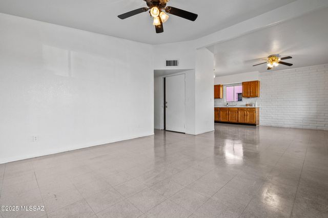 1136 S 7th Avenue, Tucson, AZ 85701