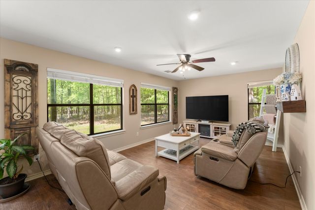 353 PR 5861, Yantis, TX 75497