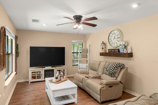 353 PR 5861, Yantis, TX 75497