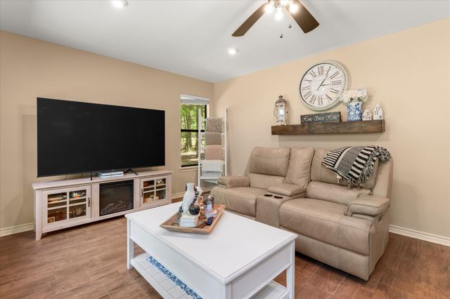 353 PR 5861, Yantis, TX 75497