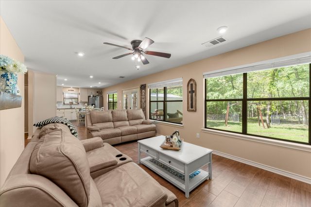353 PR 5861, Yantis, TX 75497