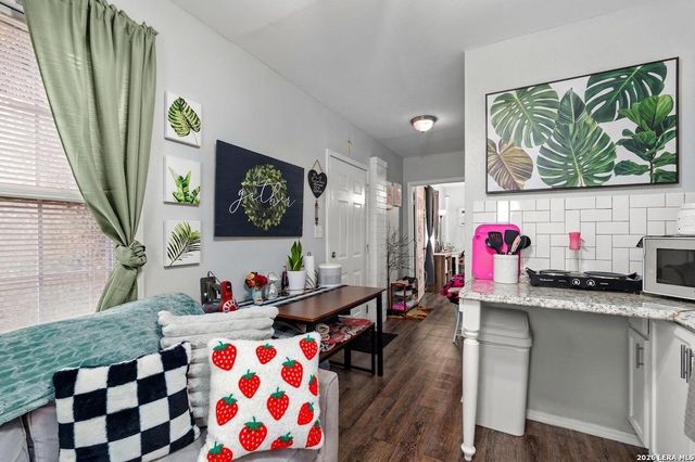 320 Sharer, San Antonio, TX 78208