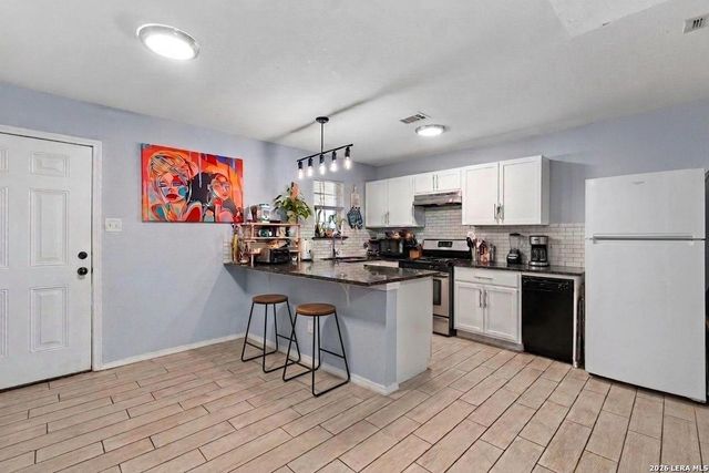 320 Sharer, San Antonio, TX 78208