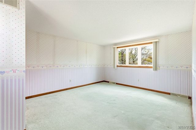 5683 Kippen Drive, Clarence, NY 14051