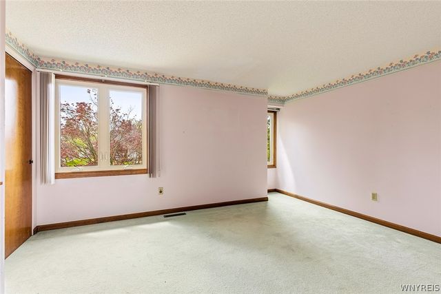 5683 Kippen Drive, Clarence, NY 14051