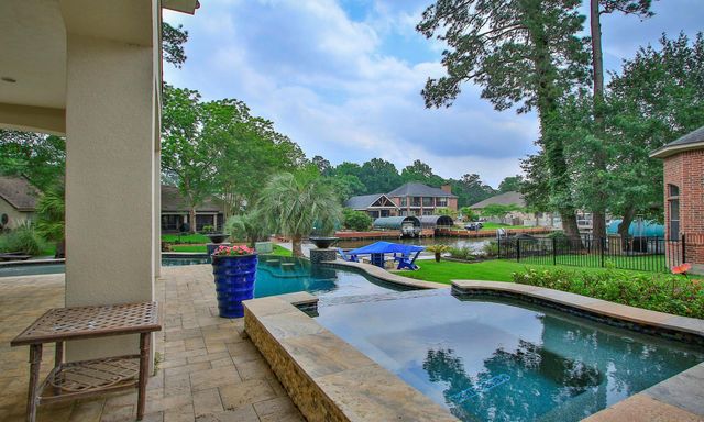 3210 Lazy Lake Lane, Montgomery, TX 77356