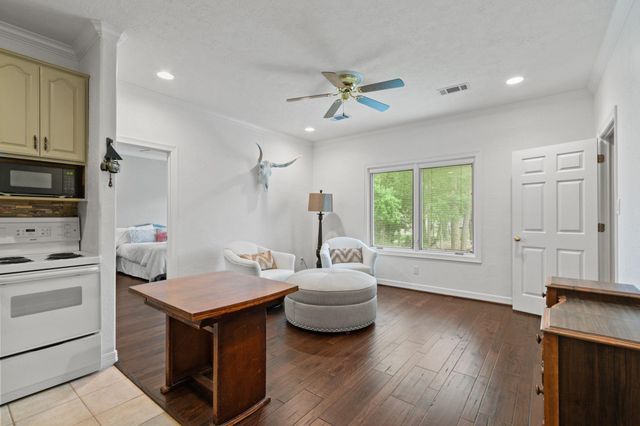 3210 Lazy Lake Lane, Montgomery, TX 77356