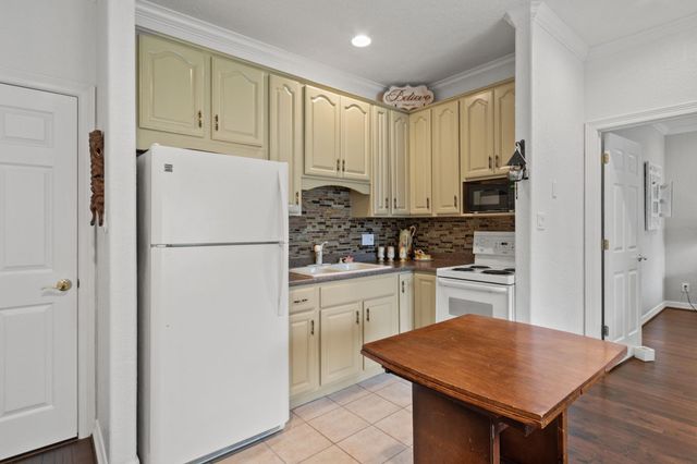 3210 Lazy Lake Lane, Montgomery, TX 77356