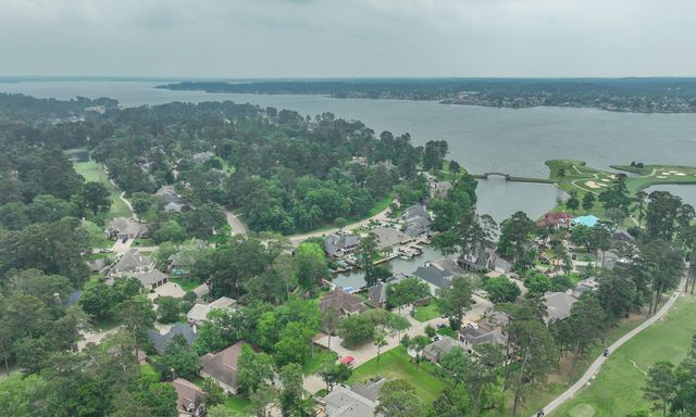 3210 Lazy Lake Lane, Montgomery, TX 77356