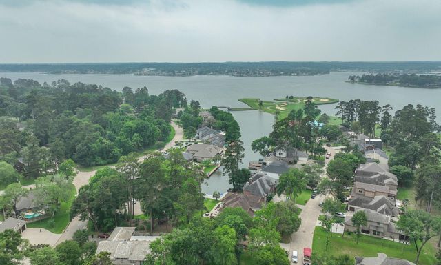 3210 Lazy Lake Lane, Montgomery, TX 77356