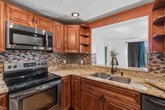 10804 MANCHESTER ROAD, Port Richey, FL 34668