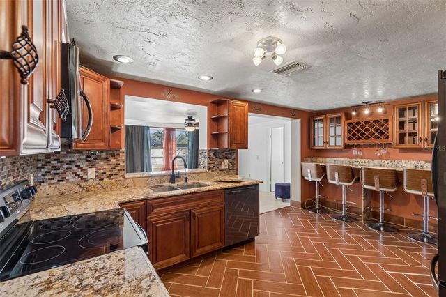 10804 MANCHESTER ROAD, Port Richey, FL 34668