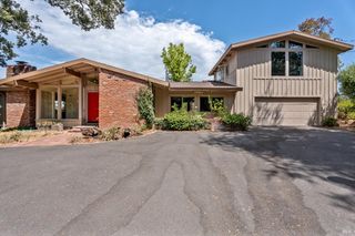 1500 Deerwood Dr, Ukiah, CA 95482