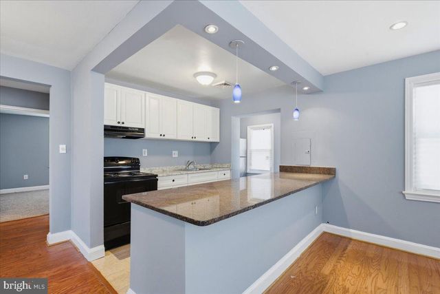 6815 STANDISH DR, Hyattsville, MD 20784