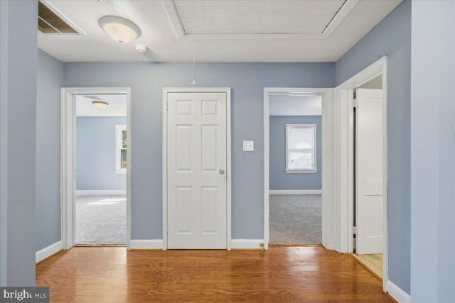 6815 STANDISH DR, Hyattsville, MD 20784
