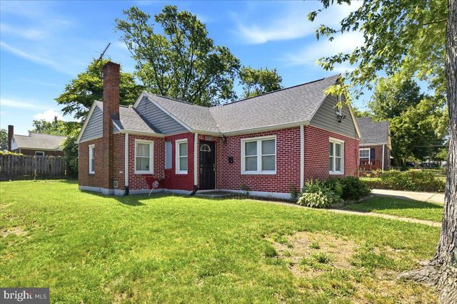 6815 STANDISH DR, Hyattsville, MD 20784