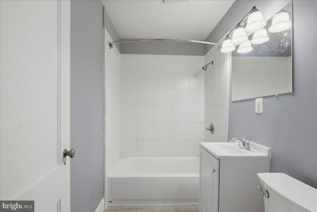 6815 STANDISH DR, Hyattsville, MD 20784