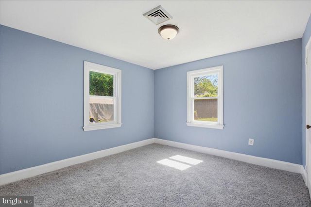 6815 STANDISH DR, Hyattsville, MD 20784
