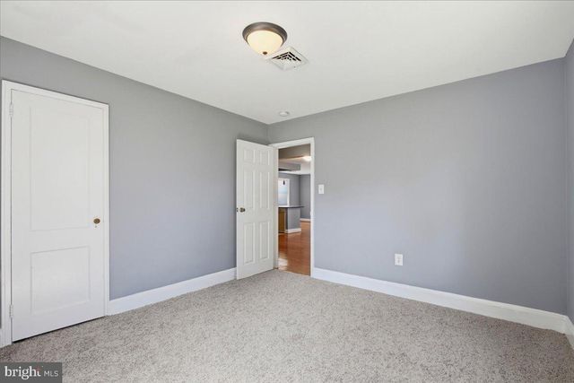 6815 STANDISH DR, Hyattsville, MD 20784