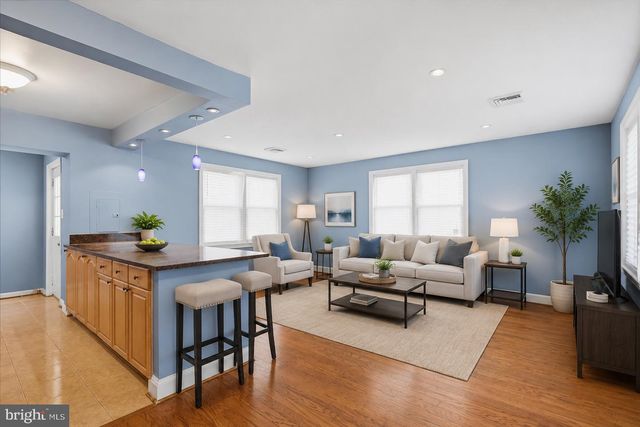 6815 STANDISH DR, Hyattsville, MD 20784