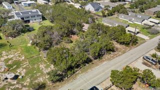 1180 Ramble Hls, Canyon Lake, TX 78133